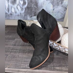 Frye Reina Cutout Booties in black leather SZ 6